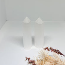 Load image into Gallery viewer, Selenite Point