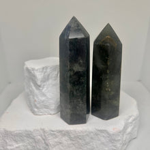 Load image into Gallery viewer, Labradorite Points