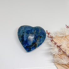 Load image into Gallery viewer, Apatite Heart