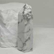 Load image into Gallery viewer, Howlite Points