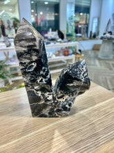 Load image into Gallery viewer, Sphalerite Tower