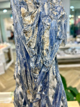 Load image into Gallery viewer, Blue Kyanite