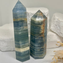 Load image into Gallery viewer, Blue Onyx Points