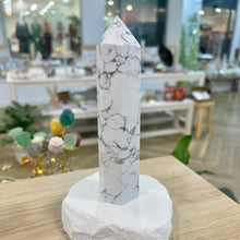 Load image into Gallery viewer, Howlite Points