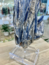 Load image into Gallery viewer, Blue Kyanite