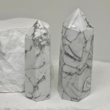 Load image into Gallery viewer, Howlite Points