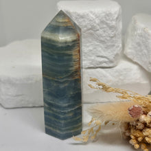 Load image into Gallery viewer, Blue Onyx Points