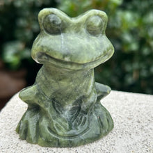 Load image into Gallery viewer, Green Jade Frogs