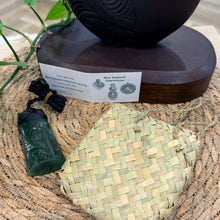 Load image into Gallery viewer, New Zealand Green Stone