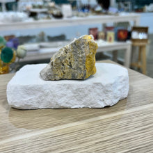 Load image into Gallery viewer, Bumblebee Jasper Raw