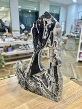 Load image into Gallery viewer, Chrysanthemum Quartz