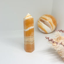 Load image into Gallery viewer, Orange Calcite Points