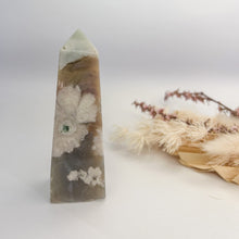 Load image into Gallery viewer, Flower Agate Points