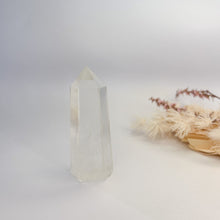 Load image into Gallery viewer, Clear Quartz Points