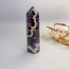 Load image into Gallery viewer, Chevron Amethyst Point