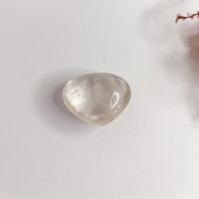 Load image into Gallery viewer, Clear Quartz Heart