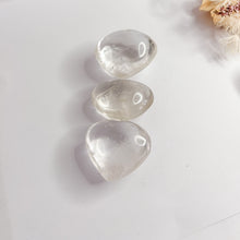 Load image into Gallery viewer, Clear Quartz Heart