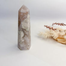 Load image into Gallery viewer, Flower Agate Points