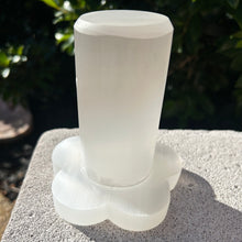 Load image into Gallery viewer, Selenite Jewellery Holders
