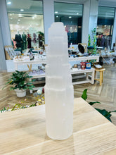 Load image into Gallery viewer, Selenite Lamp
