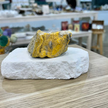Load image into Gallery viewer, Bumblebee Jasper Raw
