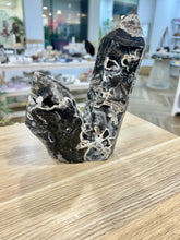 Load image into Gallery viewer, Sphalerite Tower
