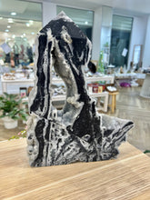 Load image into Gallery viewer, Chrysanthemum Quartz

