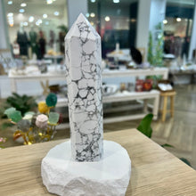 Load image into Gallery viewer, Howlite Points

